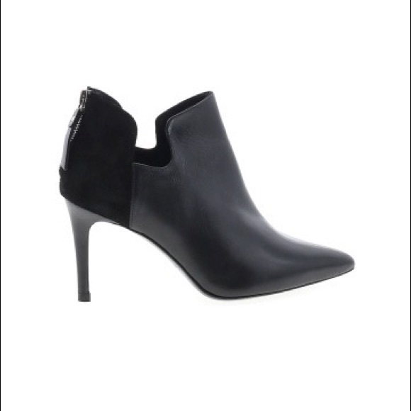 Sandro Black Leather Ankle Booties Womens - Picture 1 of 2